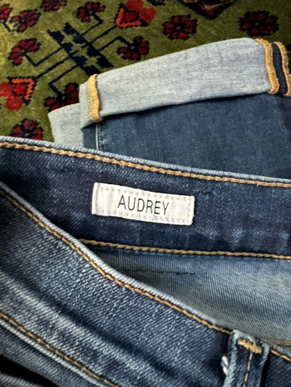 DRIFTWOOD Audrey Women’s Faded Blue Skinny Jeans Cuffed, Size 26 - Picture 3 of 5